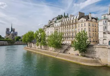 De Charme Sur L'ile Saint-louis - Elegance & Authenticite Au Coeur De * Paris